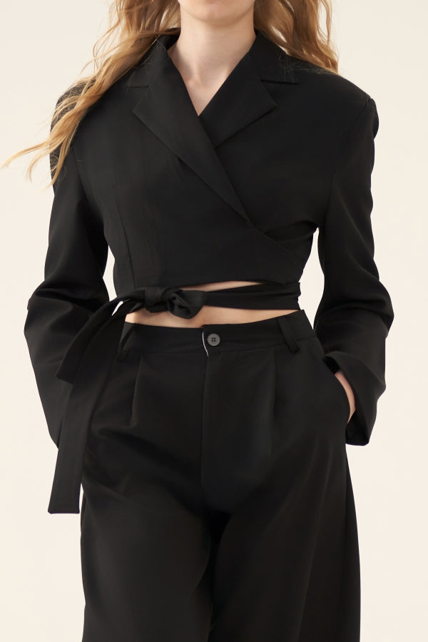 Lumina Black Crop Blazer