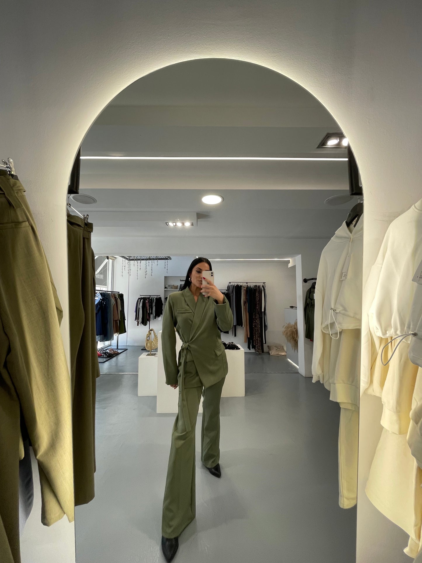 Vika Suit