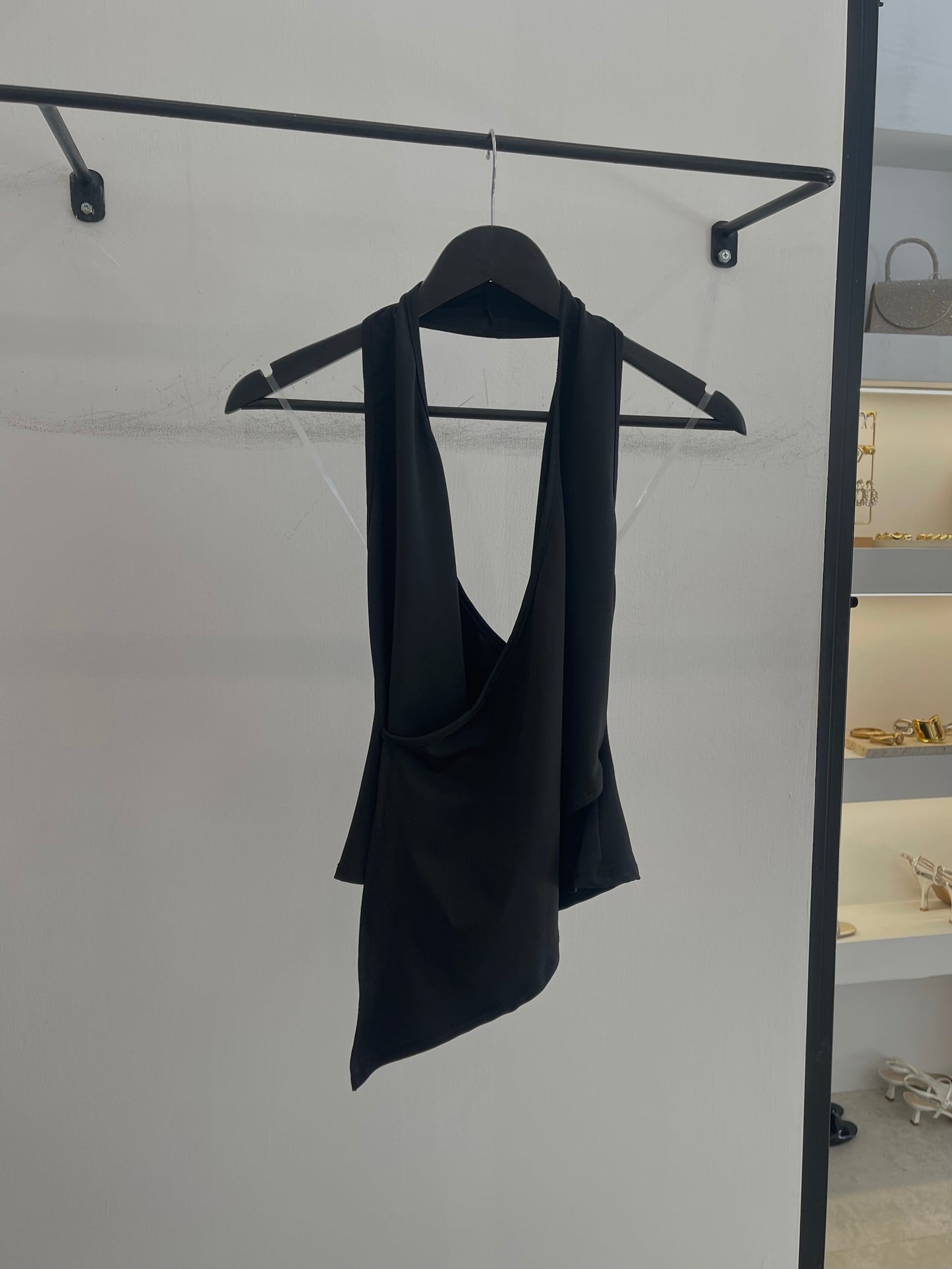 V Tops