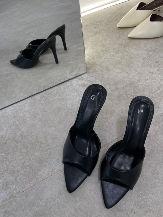 Black Mules M6323