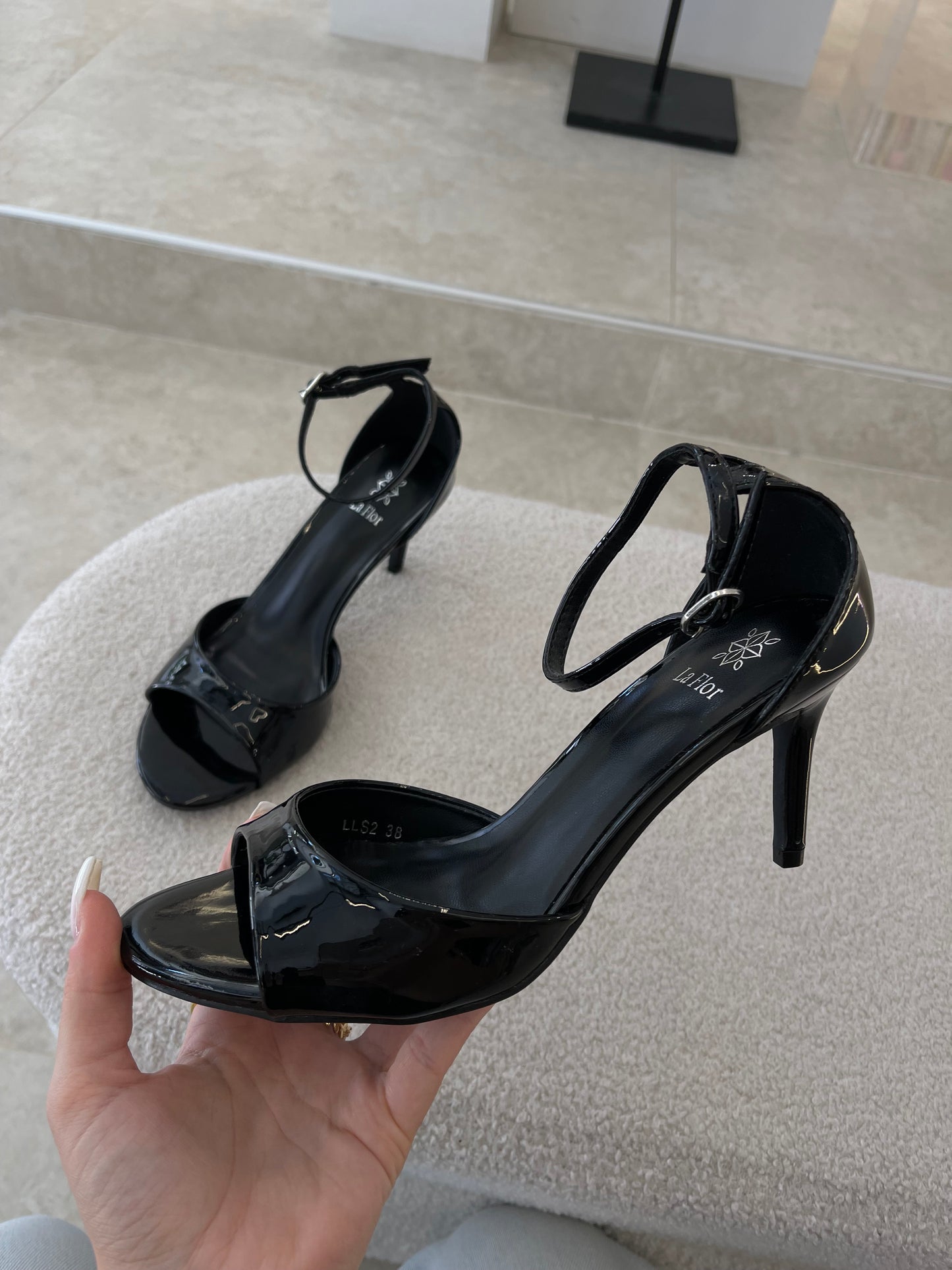 Black Heels LLS2