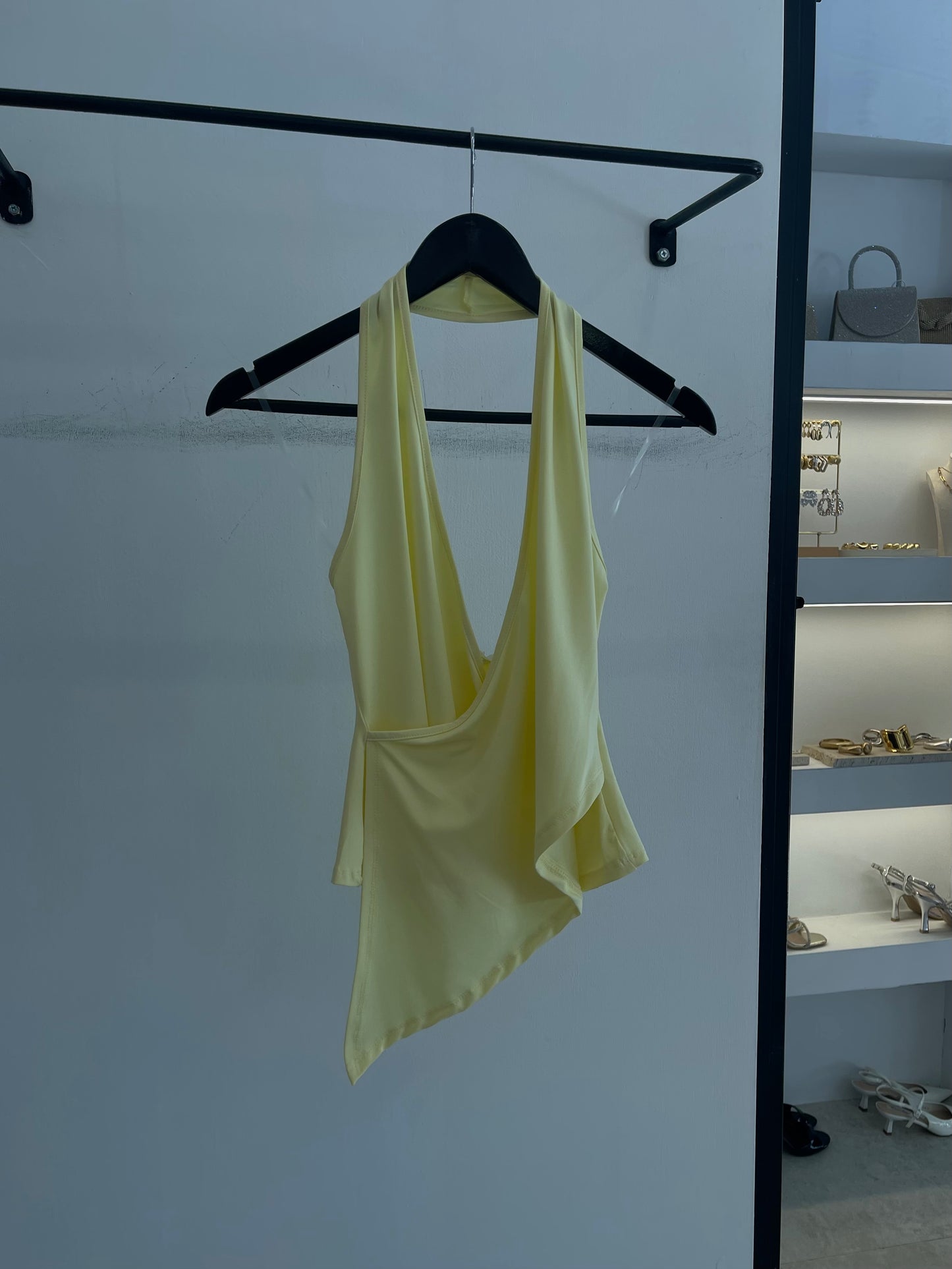 V Tops