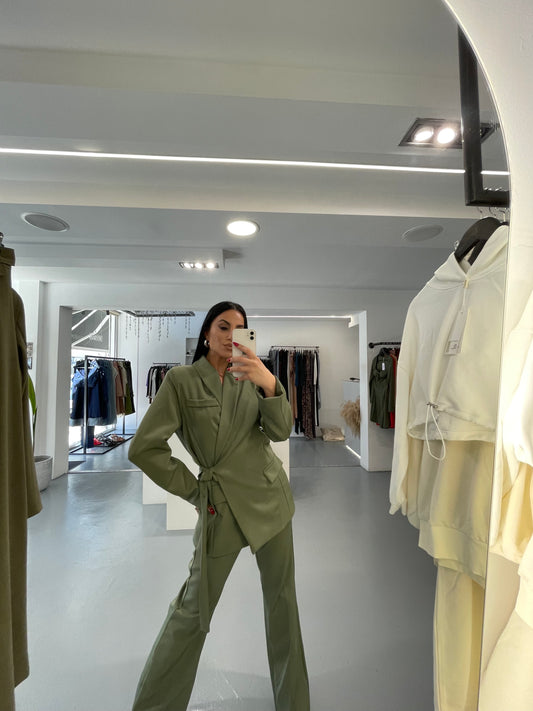 Vika Suit