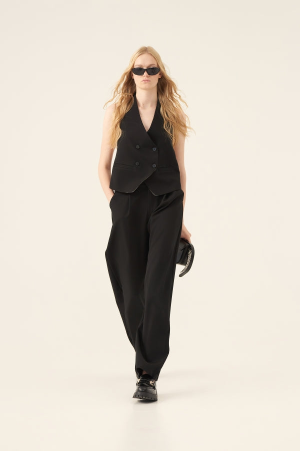 Lumina Black Vest