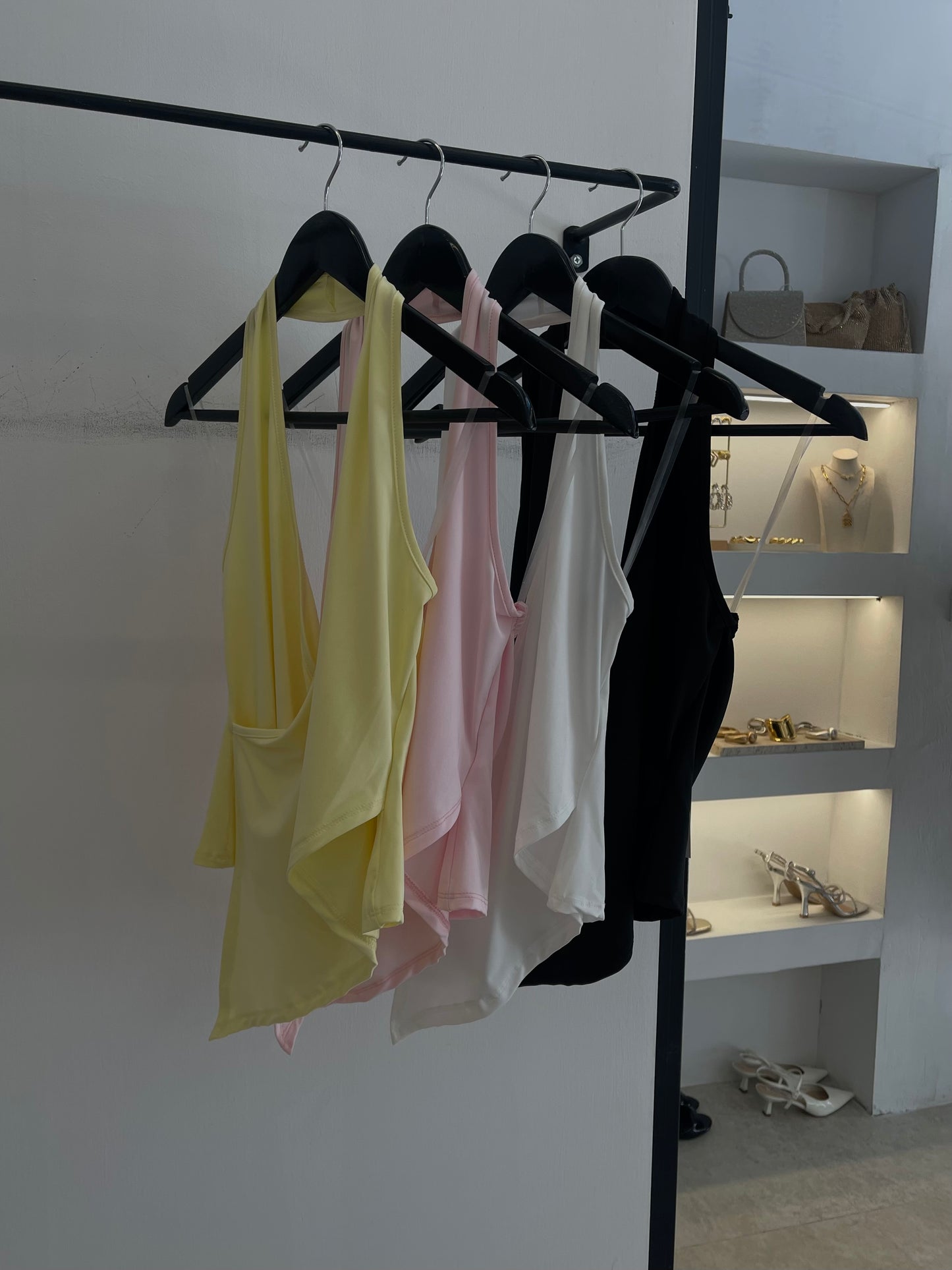 V Tops